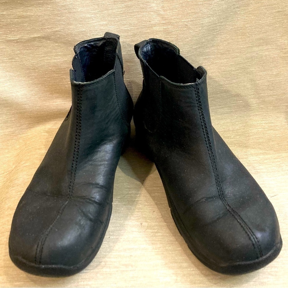 DANSKO Sz 40 Leather Chelsea Style Pull On Comfort Ankle Booties